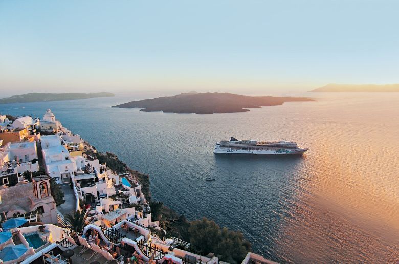 Apart from double Covid testings — pre-and-post sailing — Norwegian is also the first cruise line to implement a 100% Covid vaccination policy for all guests, regardless of age, for sailings with embarkation dates through 31 October.