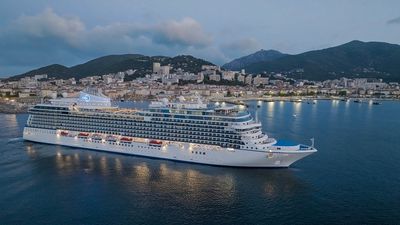 The 244-day Oceania Vista cruise offers 17 segments, 125 ports, 53 countries, global experiences.