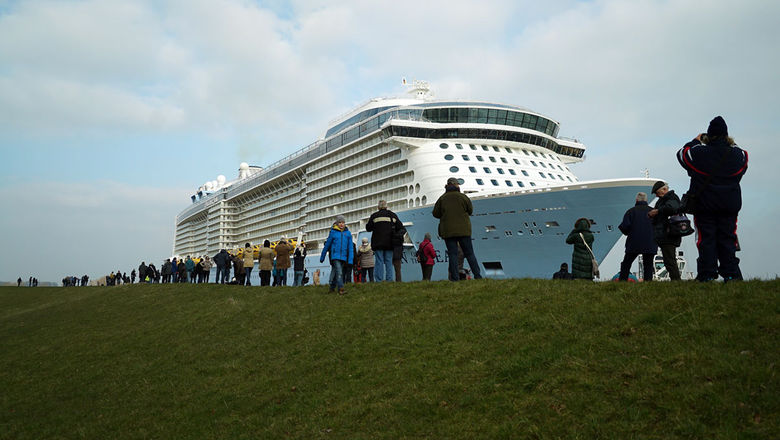 Why this big ship went down the river backwards: Travel Weekly Asia