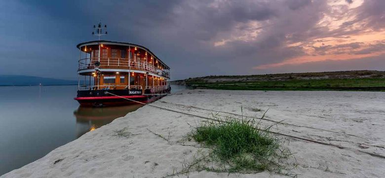 Pandaw will offer alternatives or refunds for affected passengers, and relaunch Myanmar sailings when advisories against travel are lifted.