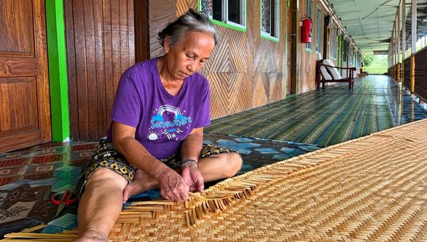 Traditional mat weaving offers a glimpse of the local crafts guests can discover on Borneo River Cruise’s journeys through Sarawak. Traditional mat weaving offers a glimpse of the local crafts guests can discover on Borneo River Cruise’s journeys through Sarawak.