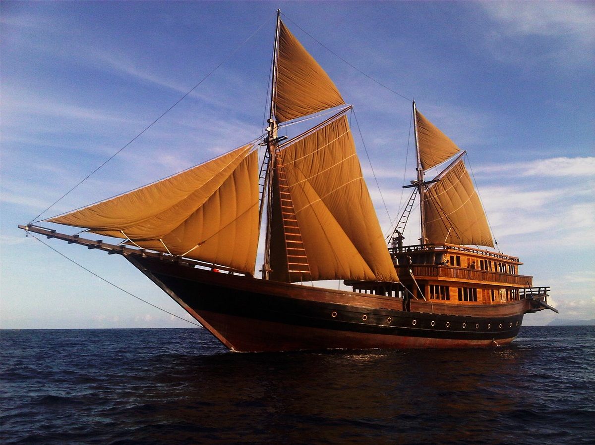 Alila Purnama, heading for Komodo Island