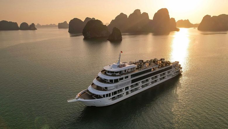 Ambassador Day Cruise II has 45 cabins that can accommodate up to 500 passengers, making it convenient for large groups.