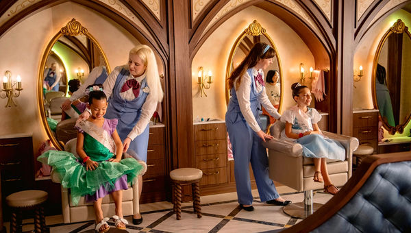At Bibbidi Bobbidi Bou que, Fairy Godmother’s Apprentices will provide an enchanted salon experience catered to younger guests aged 3 to 12. At Bibbidi Bobbidi Bou que, Fairy Godmother’s Apprentices will provide an enchanted salon experience catered to younger guests aged 3 to 12.