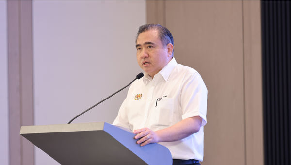 马来西亚运输部长安东尼·洛克（Anthony Loke）强调了槟城的巡航潜力，强调了基础设施的升级，并呼吁东盟合作将该地区定位为联合的世界一流巡游目的地。