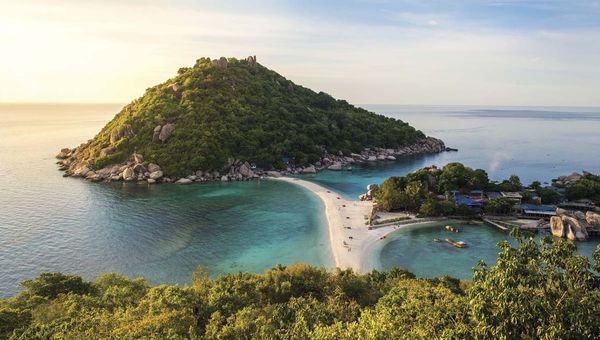 Ko Samui, a getaway that is popular for its endless activities, authentic cuisine and beautiful beaches. Ko Samui, a getaway that is popular for its endless activities, authentic cuisine and beautiful beaches.