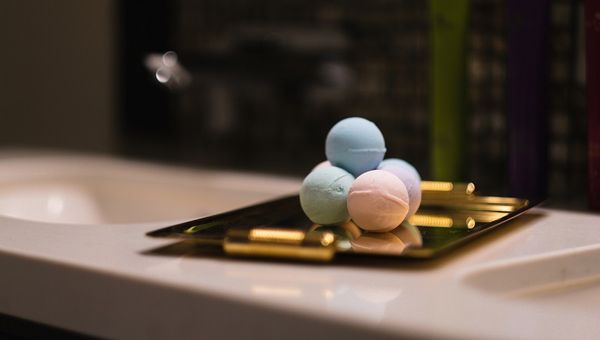 Guests scheduled to cruise with World Dream can sign up for bathbomb workshops led by Soapaholic SG. Guests scheduled to cruise with World Dream can sign up for bathbomb workshops led by Soapaholic SG.