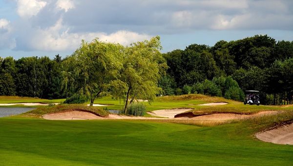 Kalos Golf’s Rhine River Golf Cruise ends at De Lage Vuursche, one of Holland's premiere golf courses. Kalos Golf’s Rhine River Golf Cruise ends at De Lage Vuursche, one of Holland's premiere golf courses.