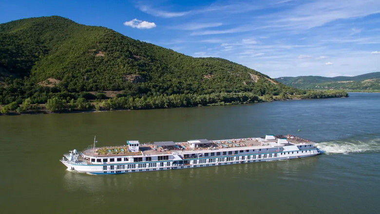 The former Crystal Mozart sails again in spring 2023 as Riverside Mozart.