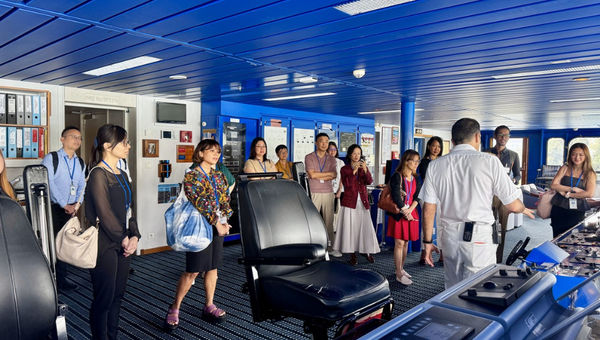 Travel agents from across Asia received a briefing on the Paul Gauguin’s features, history and operations from its captain on the bridge.