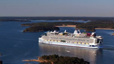 Star of the Seas is Royal Caribbean’s newest Icon Class ship, featuring eight themed neighbourhoods, record-breaking thrills, and 7-night Caribbean cruises from Florida.