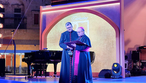 Archbishop of Malta, Monsignore Charles Jude Scicluna and Rabbi Marc Labowitz blessing Vista.