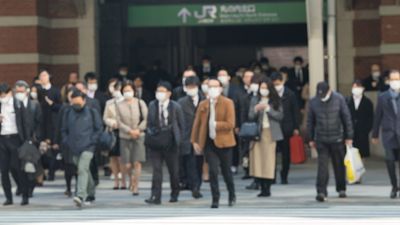 The flesh-eating disease, which has already infected 517 people in Japan, can spread through respiratory droplets, direct contact, or skin wounds.