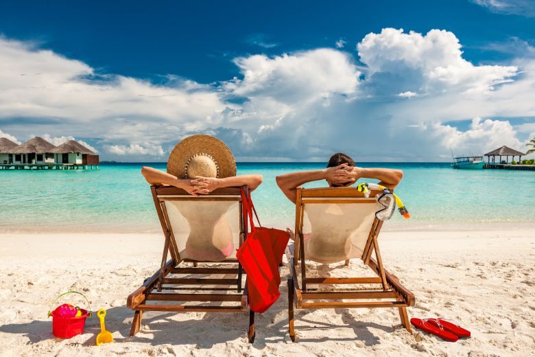 Sun, sea, sand—and points—await travellers to Maldives.