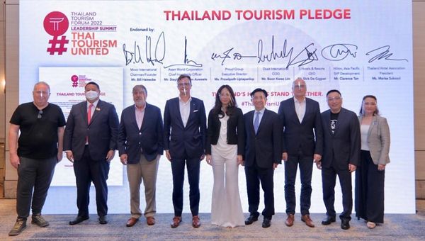 Leading industry figures jointly signed the Thailand Tourism Pledge at Thailand Tourism Leadership Summit: (from left) C9 Hotelworks' Bill Barnett; TCEB's Chiruit Isarangkun Na Ayuthaya; Minor International's Bill Heinecke; Asset World Corporation's Stephan Vanden Auweele; Proud Group's Proudputh Liptapanlop; Dusit International's Boon Kwee Lim; S Hotels & Resorts' Dirk De Cuyper; Hilton Asia Pacific's Clarence Tan; and Thailand Hotel Association's Marisa Sukosol.