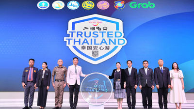 Jakkaphon Tangsutthitham, Vice Minister of Tourism and Sports (fourth from left), and Thapanee Kiatphaibool, Governor of the Tourism Authority of Thailand (fifth from right), preside over the official launch of the ‘Trusted Thailand’ safety stamp, joined by representatives from key government agencies and partners at the event in Bangkok.