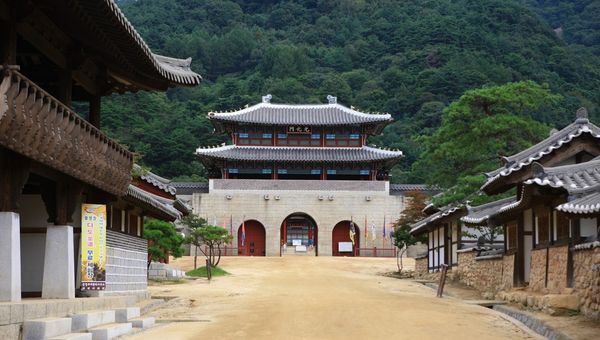 Mungyeongsaejae Open Set has served as the backdrop for renowned productions, showcasing replica houses and structures that transport visitors to the past.