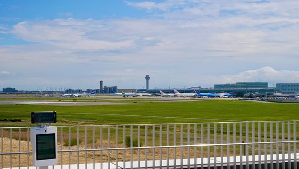 Tours by Hato Bus Company brings visitors to off-limit areas of Tokyo Haneda Airport.