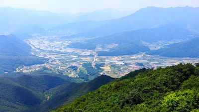 There’s a monorail that will take visitors to peak of Baekdudaegan Mountain Range where a variety of exciting activities await, including a forest campsite, a sledding hill, and a paragliding zone.