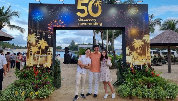 From left: Travel Weekly Asia's Jake Mak; Sentosa Development Corporation's Fabian Lim; and Travel Weekly Asia's Cheryl Teo.