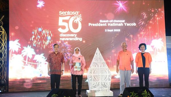 Together with SDC, Singapore President Halimah Yacob inserted the last item into the time capsule, a commemorative book entitled 'Fifty Views on Fifty Years'.