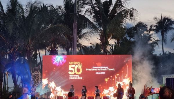 The festivities started off with a bang, as a troop of drum performers sounded the start of the celebrations.