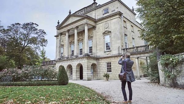 Travellers can live out their "Bridgerton" fantasies on a tour that takes them to Lady Danbury’s mansion.