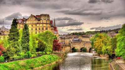 The UNESCO World Heritage City of Bath with its many historical buildings is a dream destination for Bridgerton fans.