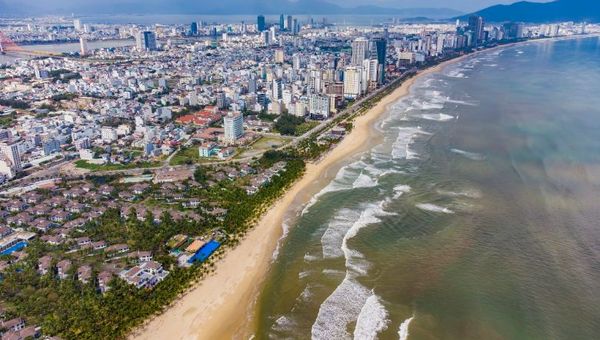 From breezy beaches to a bustling city life, Da Nang’s got it all.
