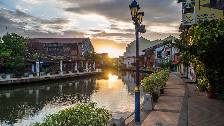 Sunrise along Melaka River