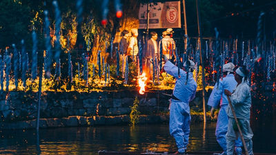 Travellers to Korea can catch Haman’s famous falling flower fireworks on 16 October 2025.