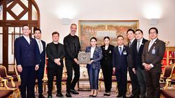 Thai Prime Minister Paetongtarn met Tomorrowland CEO in Bangkok to confirm the festival’s 2026 debut, boosting Thailand’s global event and music ambitions.