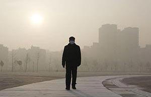 Pollution is stifling tourism to China