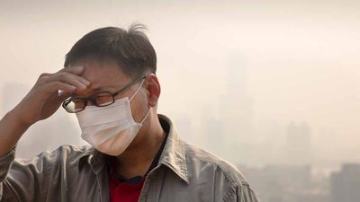 Beijing issued highest fog alert for second day