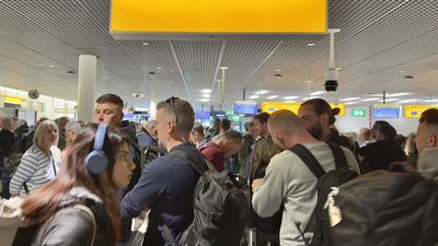 The new Entry/Exit System is supposed to facilitate faster borders. Instead, queues keep growing.