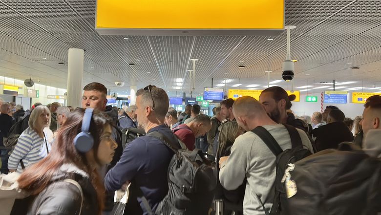 The new Entry/Exit System is supposed to facilitate faster borders. Instead, queues keep growing.