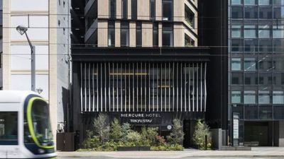 The new property is of easy proximity to the city’s shopping, dining and cultural attractions.