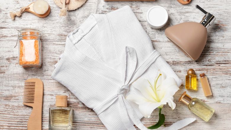 Towels and bathrobes are stolen the most, followed by coat hangers, pens and cosmetics.