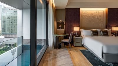 Imperial Lexis Kuala Lumpur Executive Pool Room starts from US$188 a night.