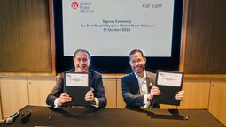 Global Hotel Alliance (GHA) CEO Chris Hartley and Far East Hospitality (FEH) managing director Mark Rohner at the signing ceremony marking FEH’s addition to GHA.