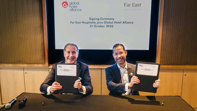 Global Hotel Alliance (GHA) CEO Chris Hartley and Far East Hospitality (FEH) managing director Mark Rohner at the signing ceremony marking FEH’s addition to GHA.