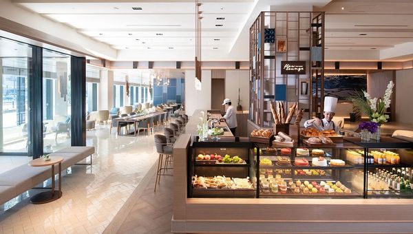The FlOW lounge presents an array of options for breakfast, lunch and dinner.
