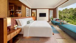 Kimpton Suntaya Bali Ubud is located a short walk from Ubud’s landmarks.