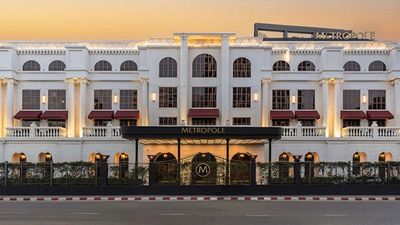 The hotel marries the design elements of colonial architecture with 1920s Shanghai.