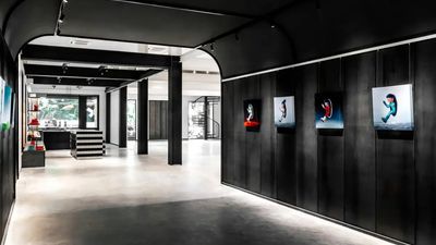 The StandardX, Bangkok Phra Arthit offers 62 contemporary guestrooms, a rotating art gallery, all-day Thai dining at BANG, a retail concept, and a rooftop pool.