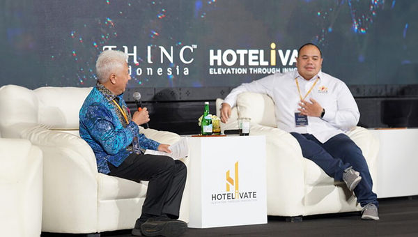 AC Ventures' Pandu Sjahrir (right) sharing his insights on hospitality investment at THINC 2023 with Panorama Group’s Budi Tirtawisata.