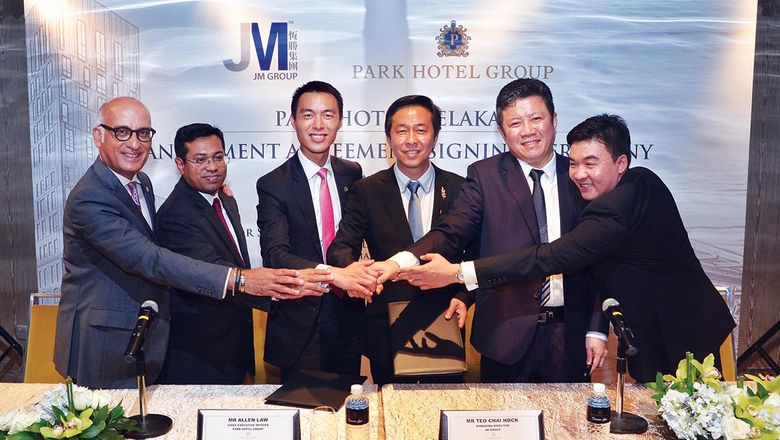 From left to right: Mohd Rafin, Park Hotel Group’s chief corporate officer, Sikh Shamsul Ibrahim, director of Malaysian Investment Development Authority, Allen Law, Park Hotel Group’s CEO, Teo Chai Hock, managing director of Jaya Mapan Sdn. Bhd, Kua Song Tuck, director of Jaya Mapan Sdn. Bhd and Pang Swe Haw, general manager of Jaya Mapan Sdn. Bhd.