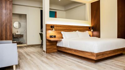 At SureStay Studio by Best Western Clarkview, guests can stay in a choice of 74 contemporary studio-style rooms and suites.