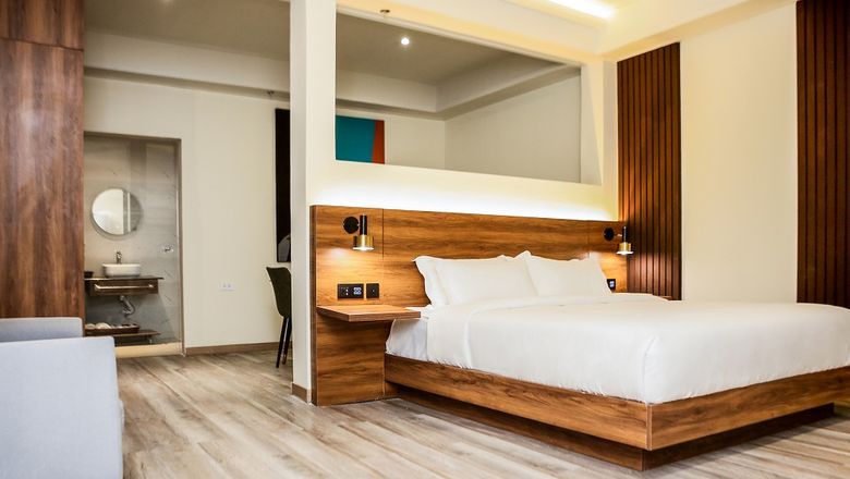 At SureStay Studio by Best Western Clarkview, guests can stay in a choice of 74 contemporary studio-style rooms and suites.