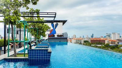 The rooftop infinity pool at SureStay Plus by Best Western T Pattaya.